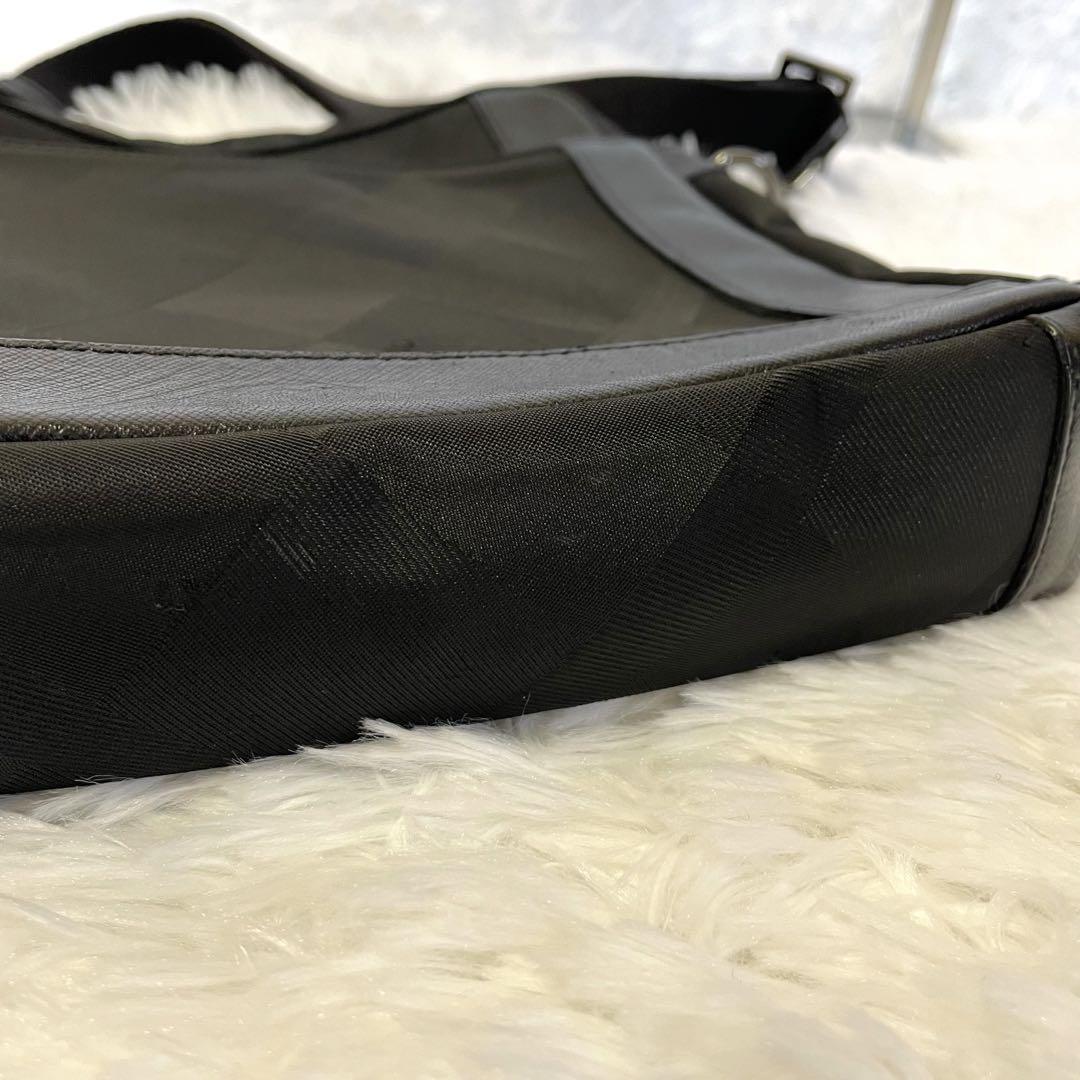 美品✨ブラックレーベルクレストブリッジ シャドーチェック ショルダーバッグ 黒