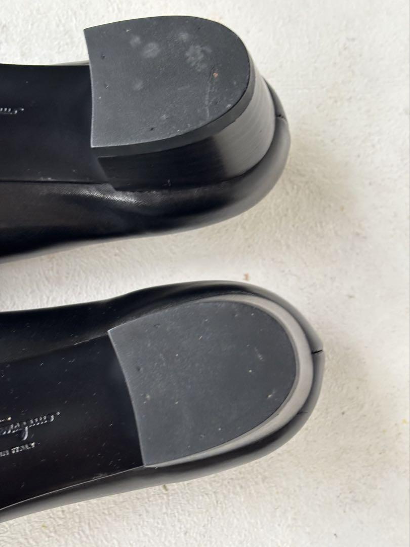 Ferragamo 黒レザー フラットシューズ リボン付き
