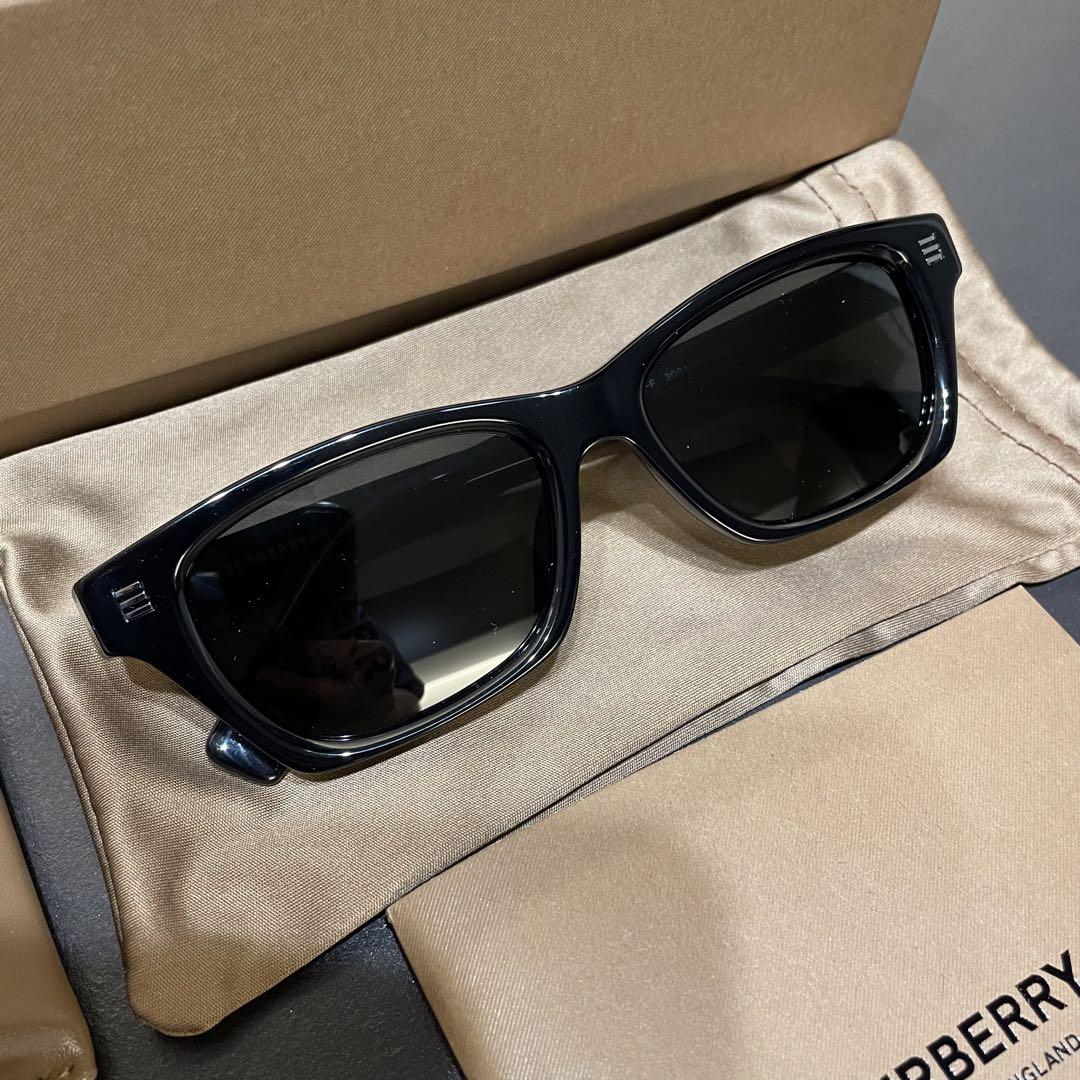 BURBERRY サングラス ウェリントン型 黒