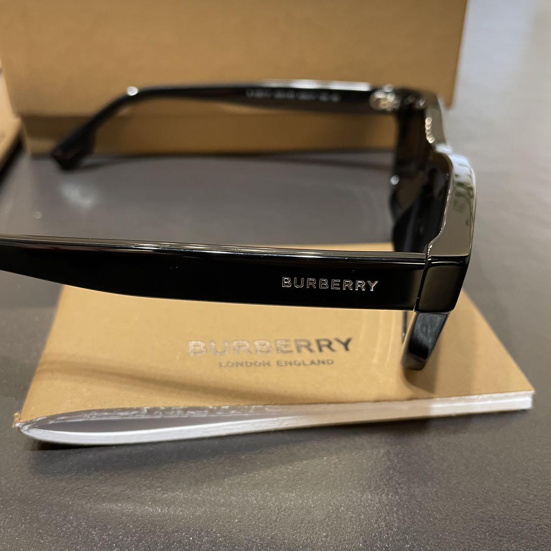 BURBERRY サングラス ウェリントン型 黒
