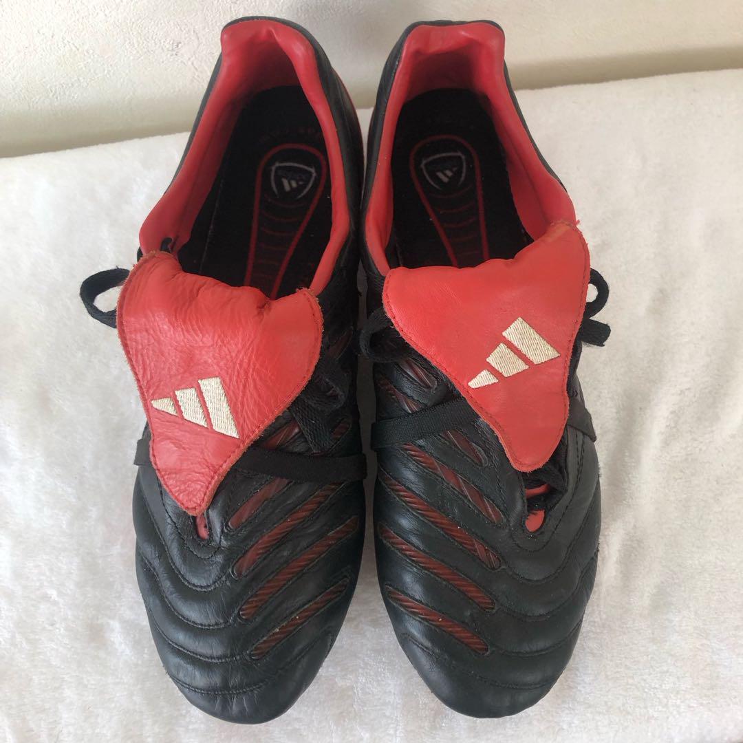 adidas アディダス　サッカーシューズ　スパイク　プレデター　黒　赤　ロゴ