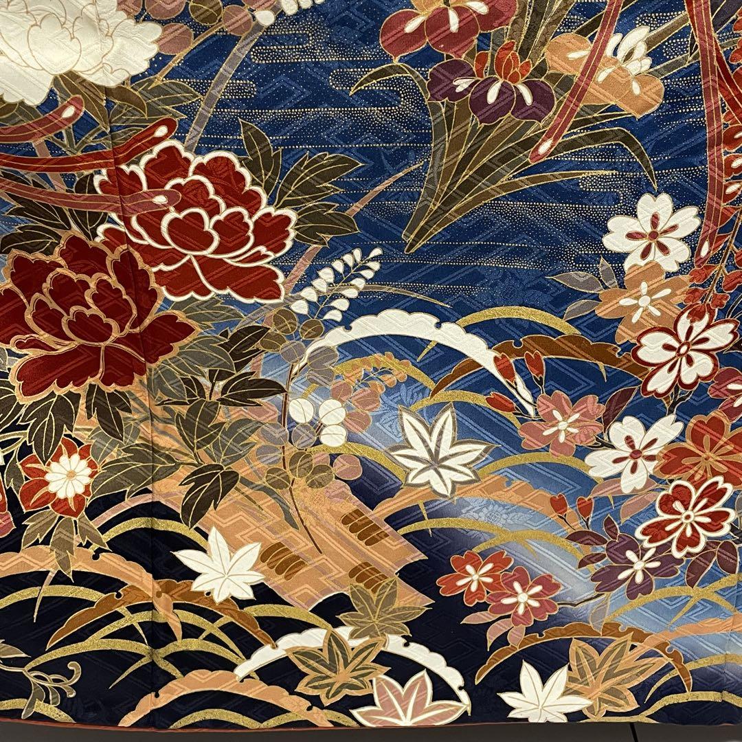 D105   振袖　金駒刺繍　鳳凰　花模様　波　金彩　正絹　着物　袷