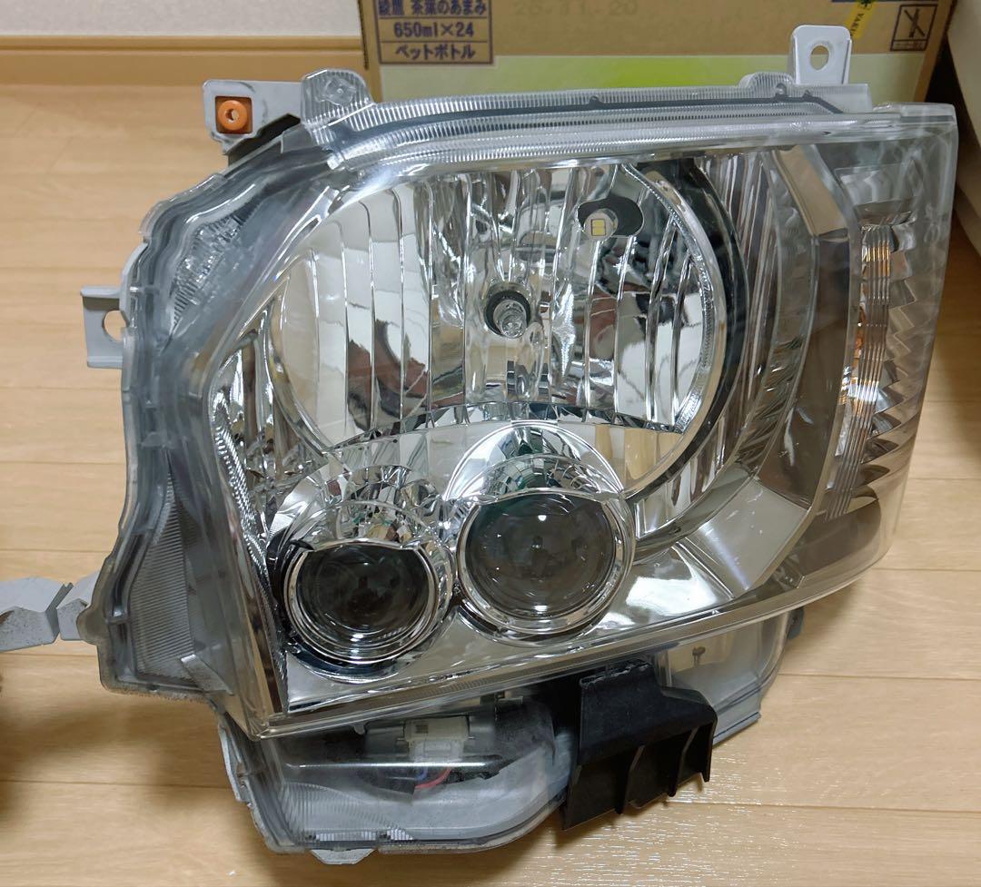 8型ハイエース200系　ダークプライム2Ⅱ 純正LEDヘッドライト　ワイドバン