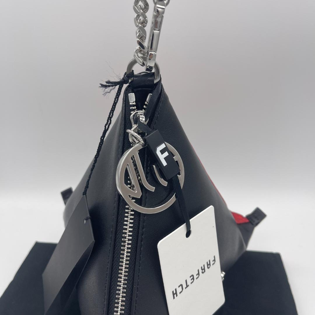 【新品未使用】日本未入荷 カールラガーフェルドレザー ピラミッドバッグ