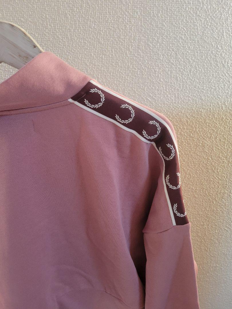 FRED PERRY ハーフジップ クロップドトレーナー