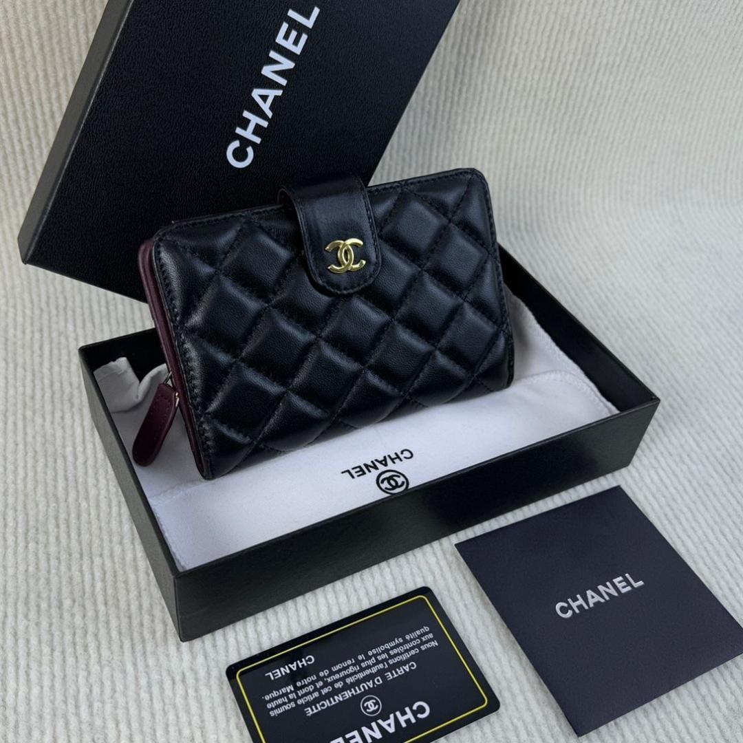 タケ　 CHANEL ブラック キルティング 二つ折り財布 CHANEL ブラック 二つ折り財布 キルティング
