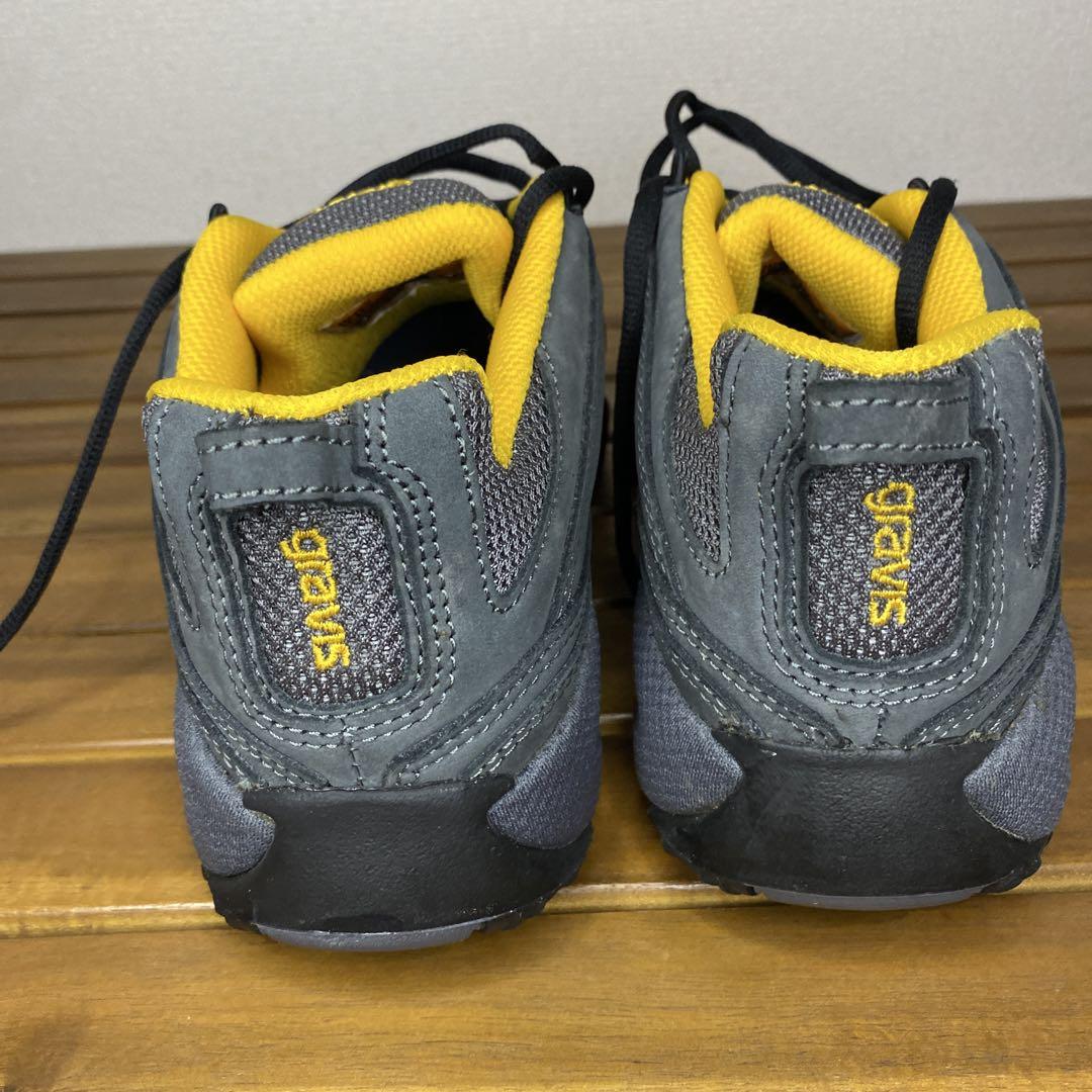 index GRANITEのスニーカー