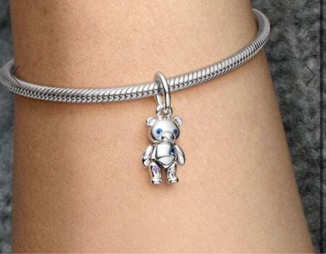 pandora パンドラ　ハートスネークチェーンブレスレット　チャーム付き