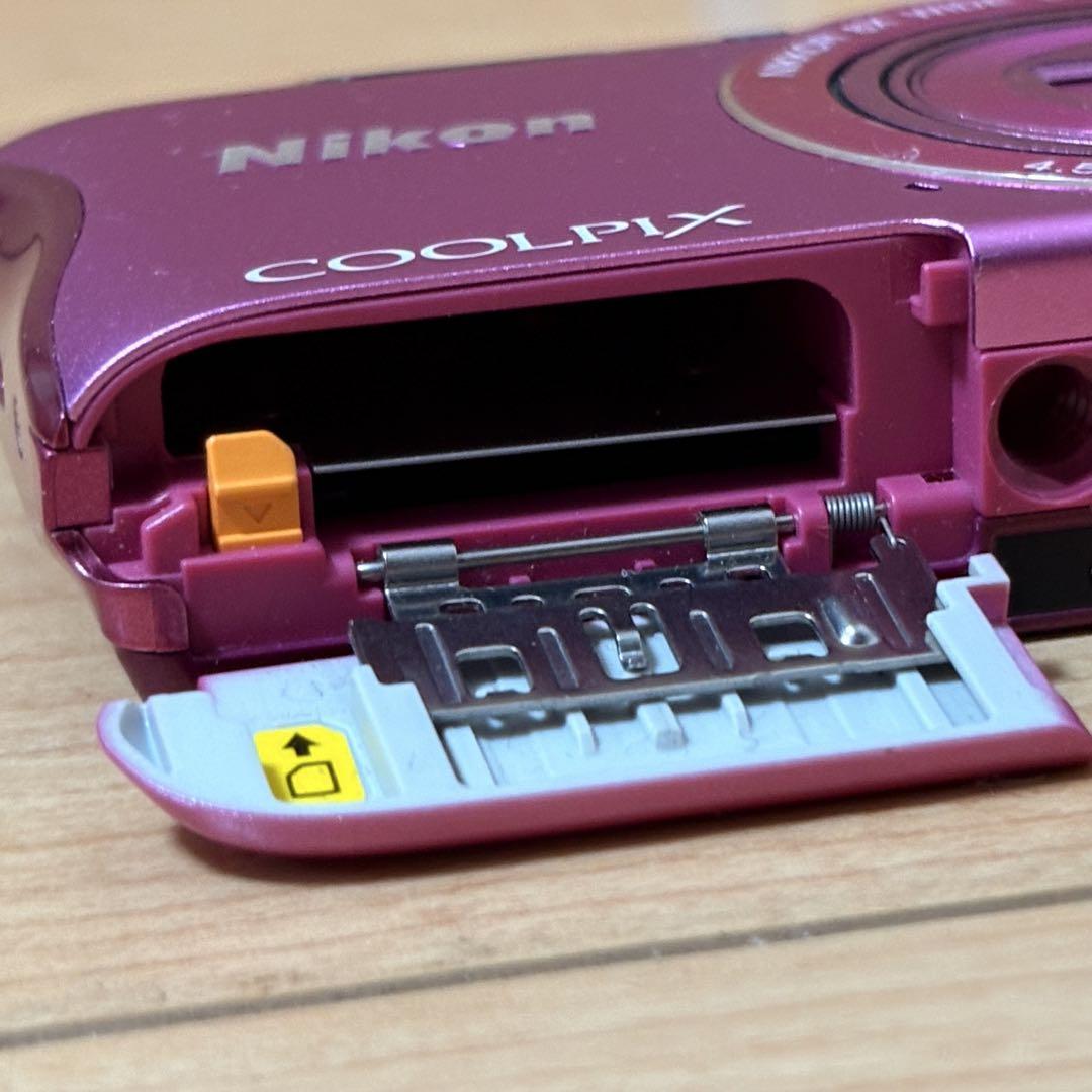 Nicon ニコン デジタルカメラ デジカメ　COOLPIX S3700 ピンク