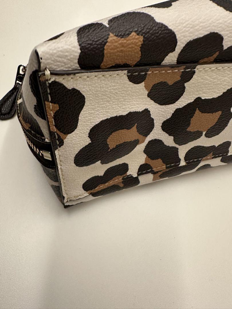 COACH ヒョウ柄 レザー ポーチ