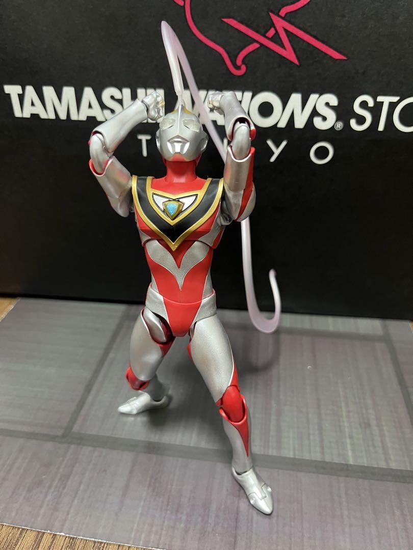 真骨彫 ウルトラマンダイナ＆ガイア＆エフェクトパーツ