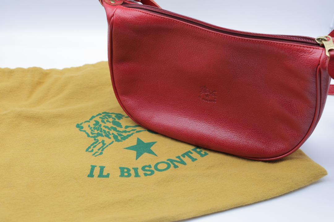 IL BISONTE 赤 ショルダーバッグ
