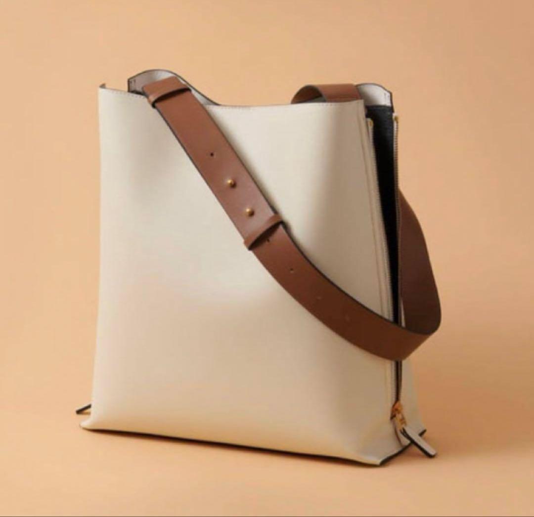 ロペ　Y BAG Shoulder L A4対応
