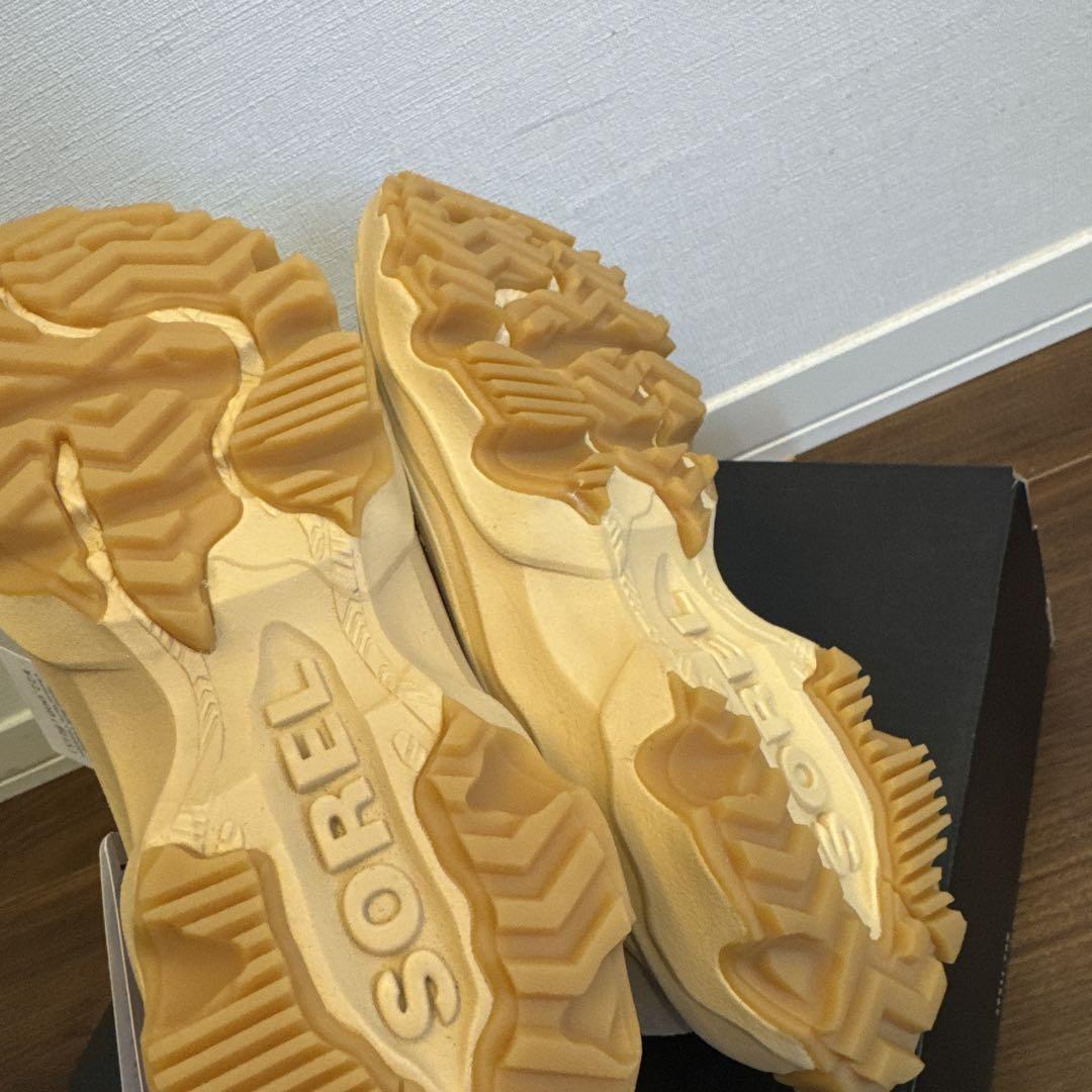 新品☆SOREL ベージュスエードショートブーツ