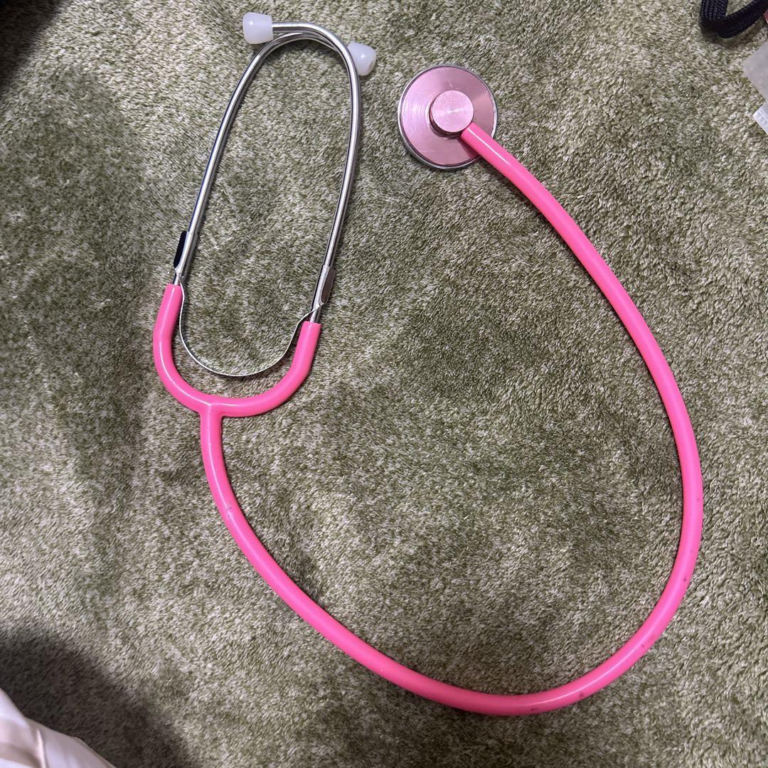 ピンクの聴診器