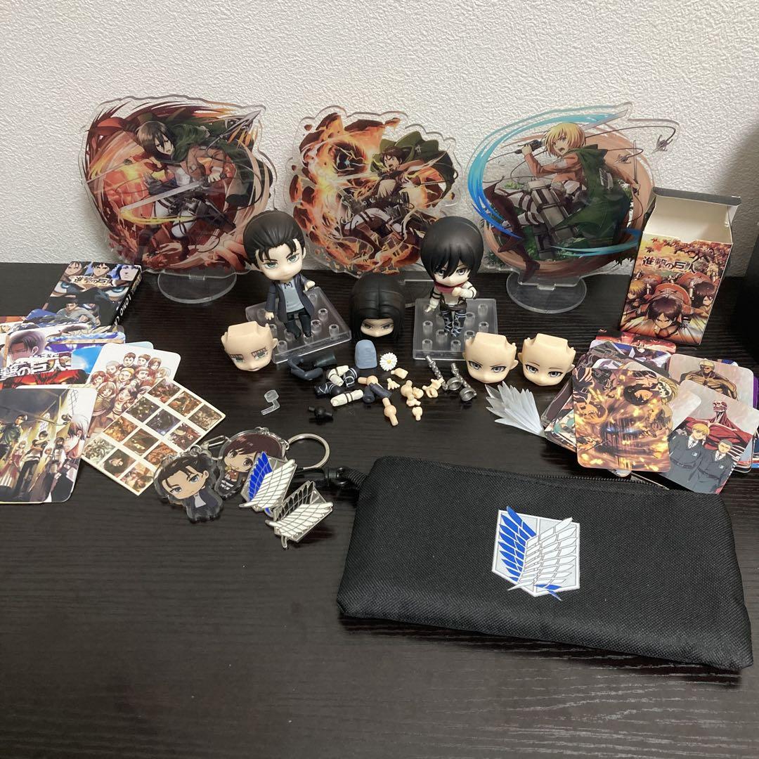 進撃の巨人グッズ まとめ売り - メルカリ