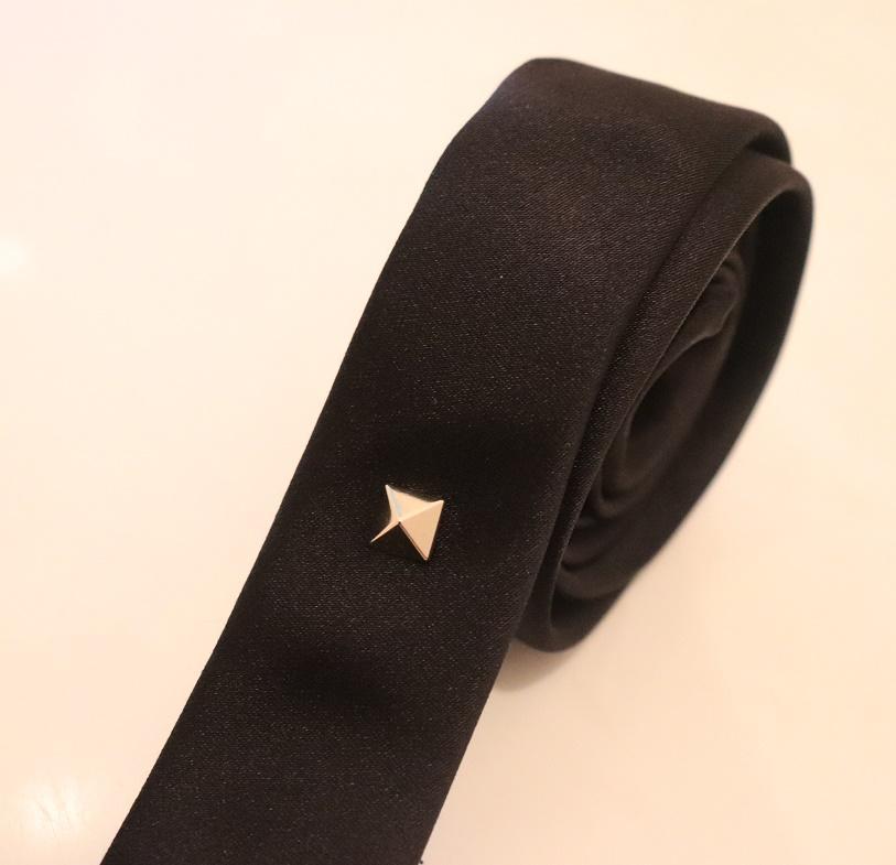 VALENTINO ヴァレンティノ 新品ネクタイ 伊製 44000円5スタッズ