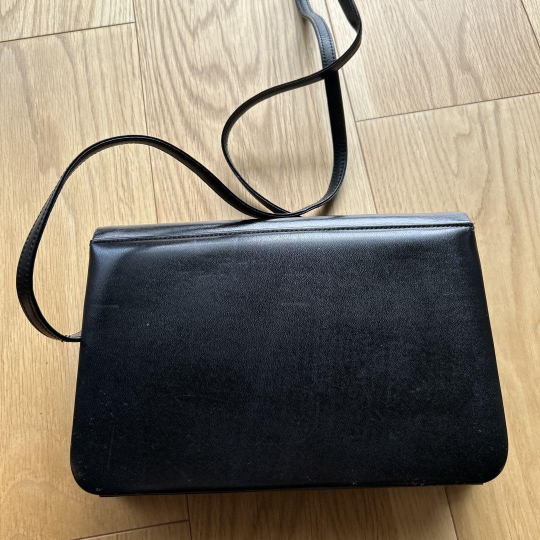 Givenchy レザー ショルダーバッグ GIVENCHYブラックレザーショルダーバッグ - メルカリ