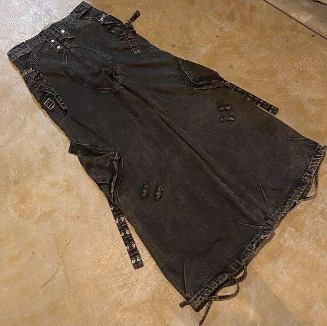 BLACK HEAVY
