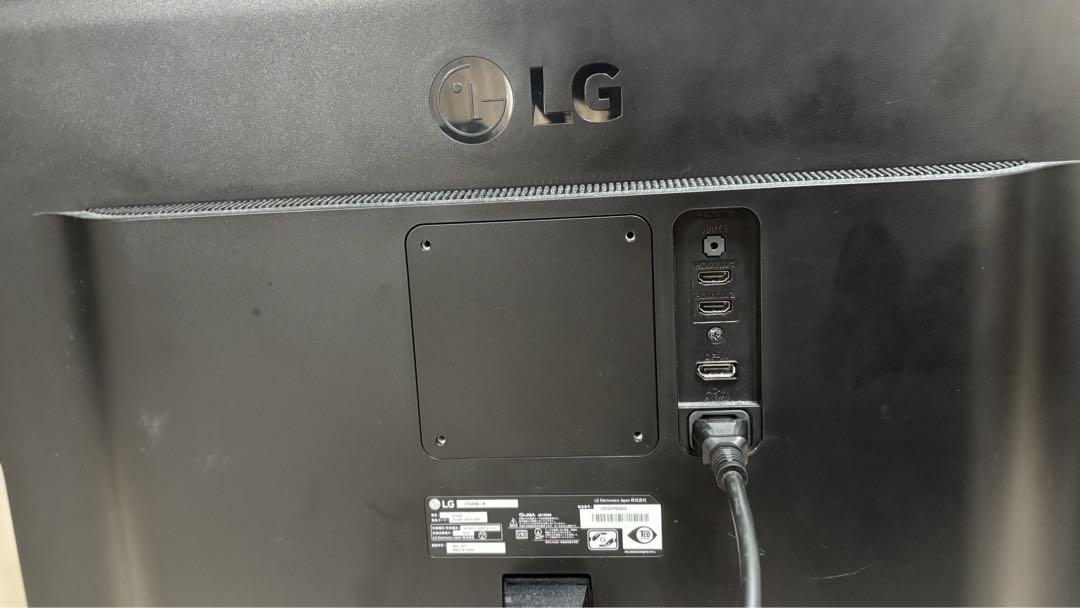 27インチ4Kモニター　LG27UD58-B