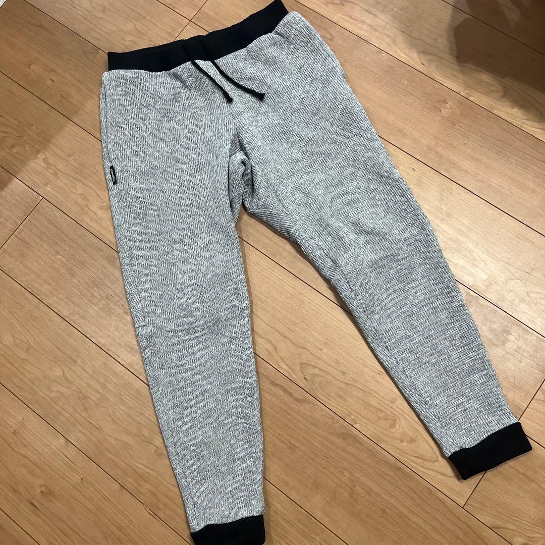 adidasニットパンツ（サイズＬ）