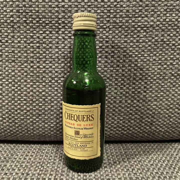 CHEQUERS チェッカーズ ウイスキー 陶器ボトル ミニ 2本セット - メルカリ CHEQUERS チェッカーズ ウイスキー 陶器ボトル ミニ 2本セット - メルカリ