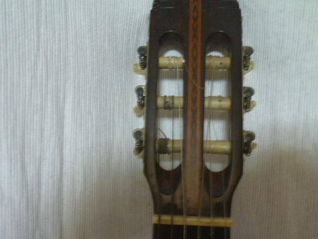 クラシックギター　矢入かずを 卯月(うづき) 手工墨書きラベルギター