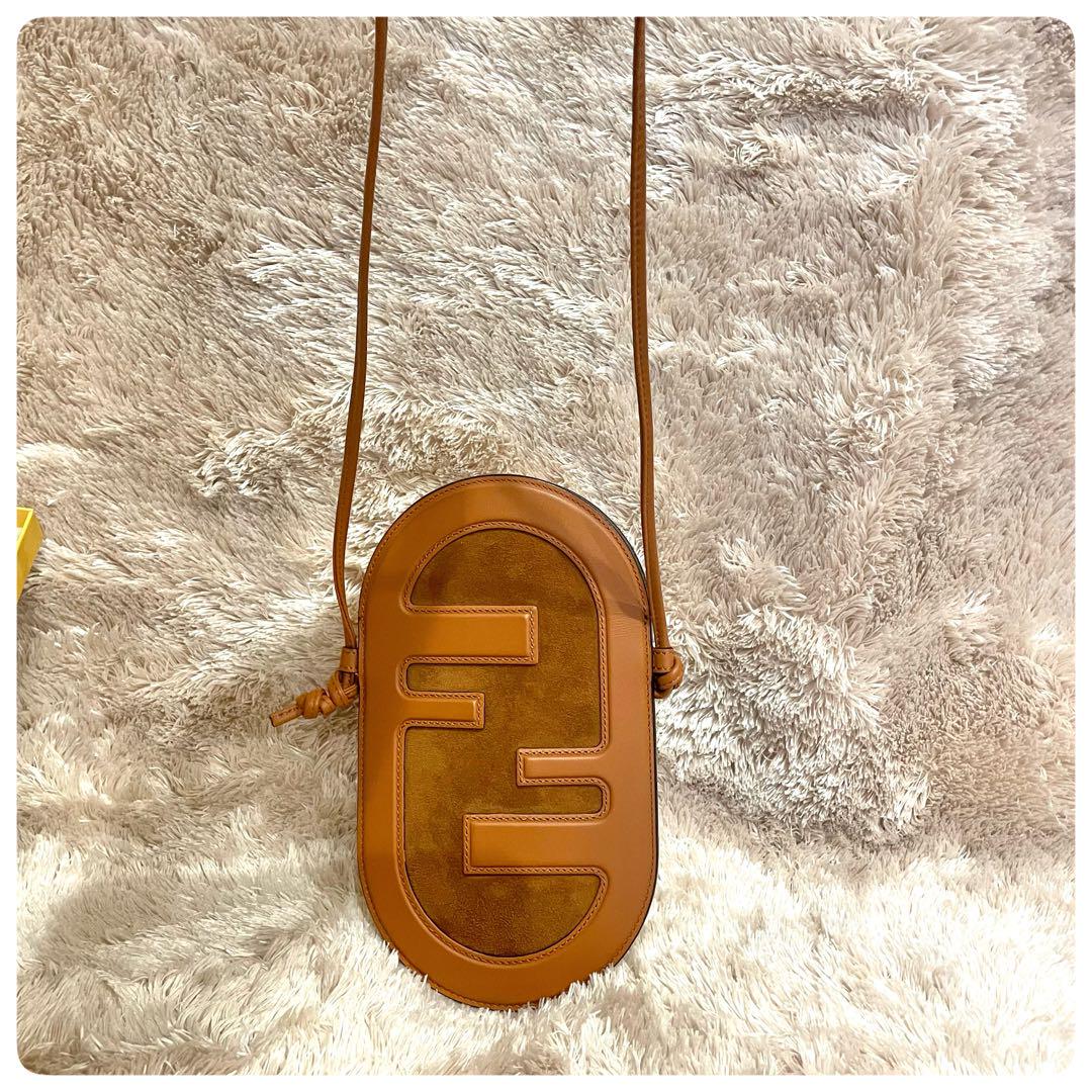 ほぼ新品✨ FENDI フェンディ オーロック フォンポーチ