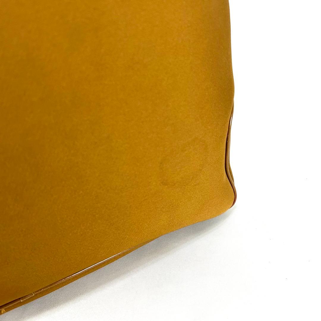 【人気良品】 Salvatore Ferragamo フェラガモ ヴァラ トート 【人気良品】 Salvatore Ferragamo フェラガモ ヴァラ トート