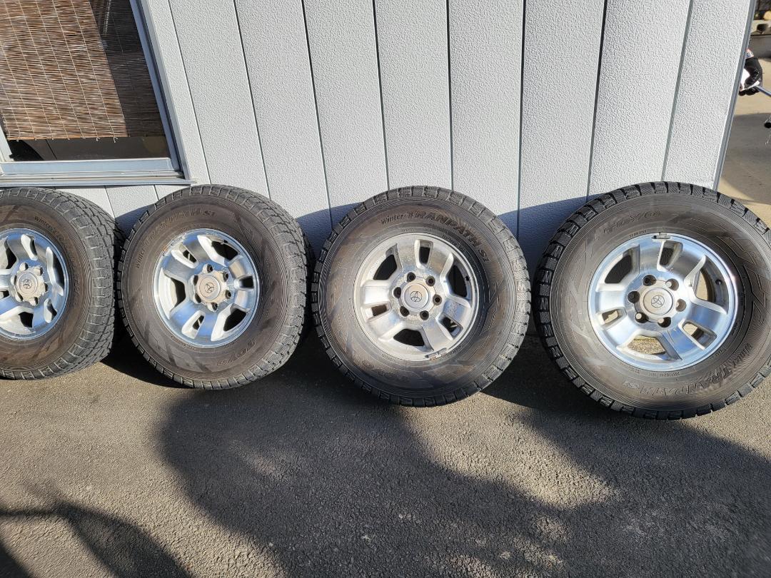 265/70R16スタッドレス中古4本セットバリ溝トーヨートランパス