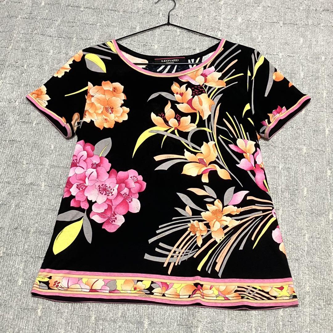 【美品✨】レオナール　半袖カットソー　Tシャツ　トリム　花柄　黒　Lサイズ レオナール［Tシャツ］花柄 トリム カットソー サイズ40