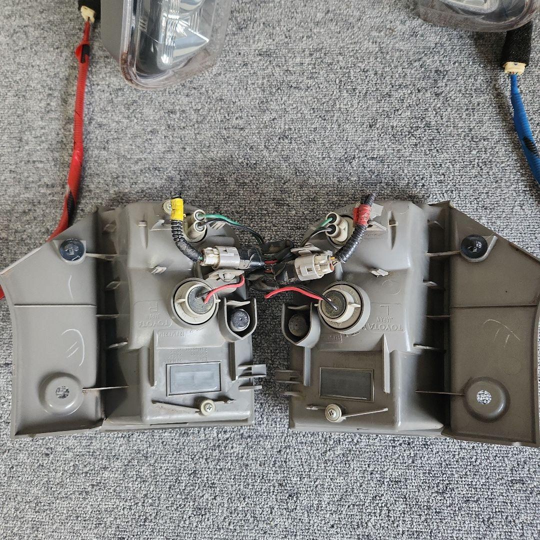 トヨタアイシス ZGM10W 後期 テールライトセット