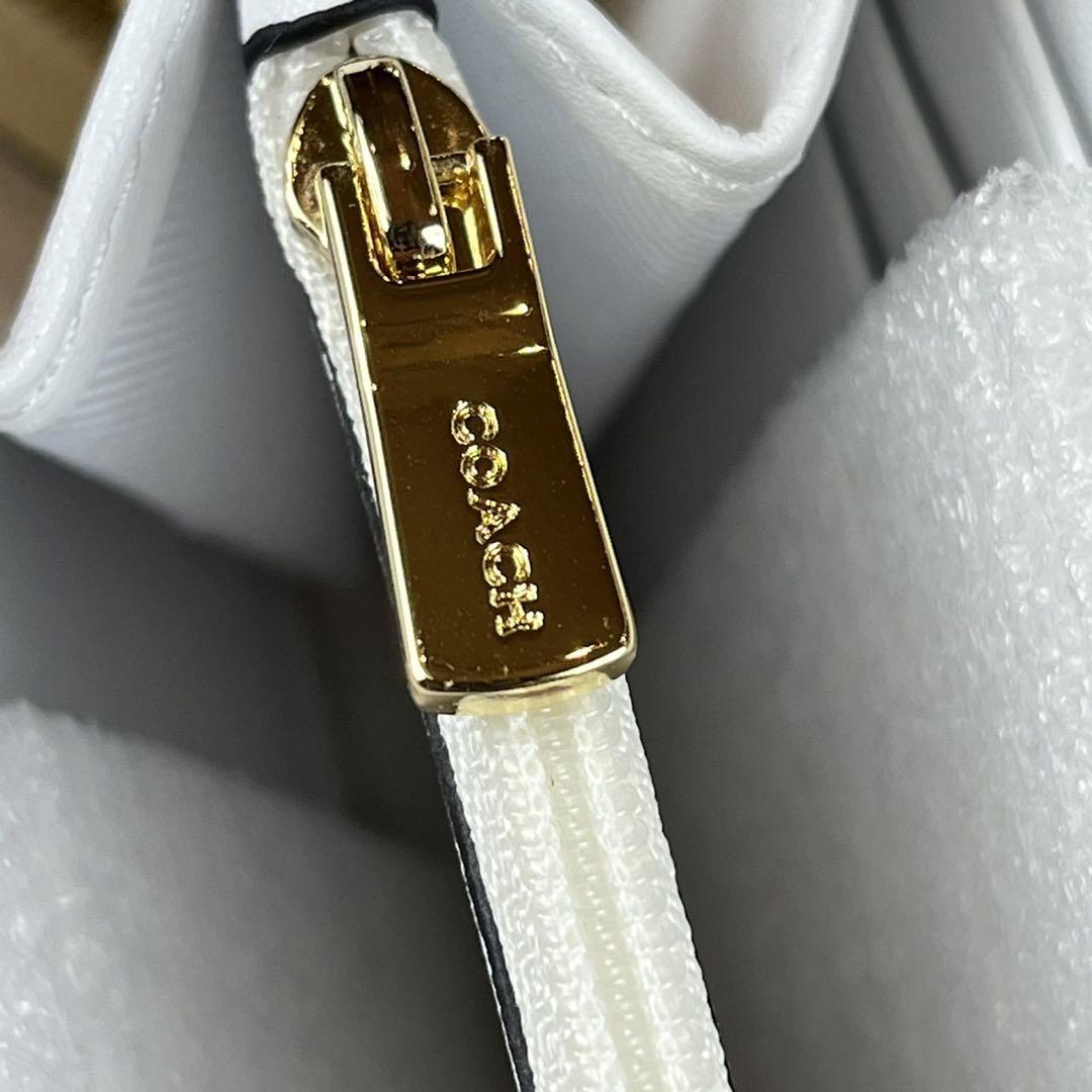 新品、未使用品 COACHコーチ 長財布 シグネチャー ライトカーキ×ホワイト5