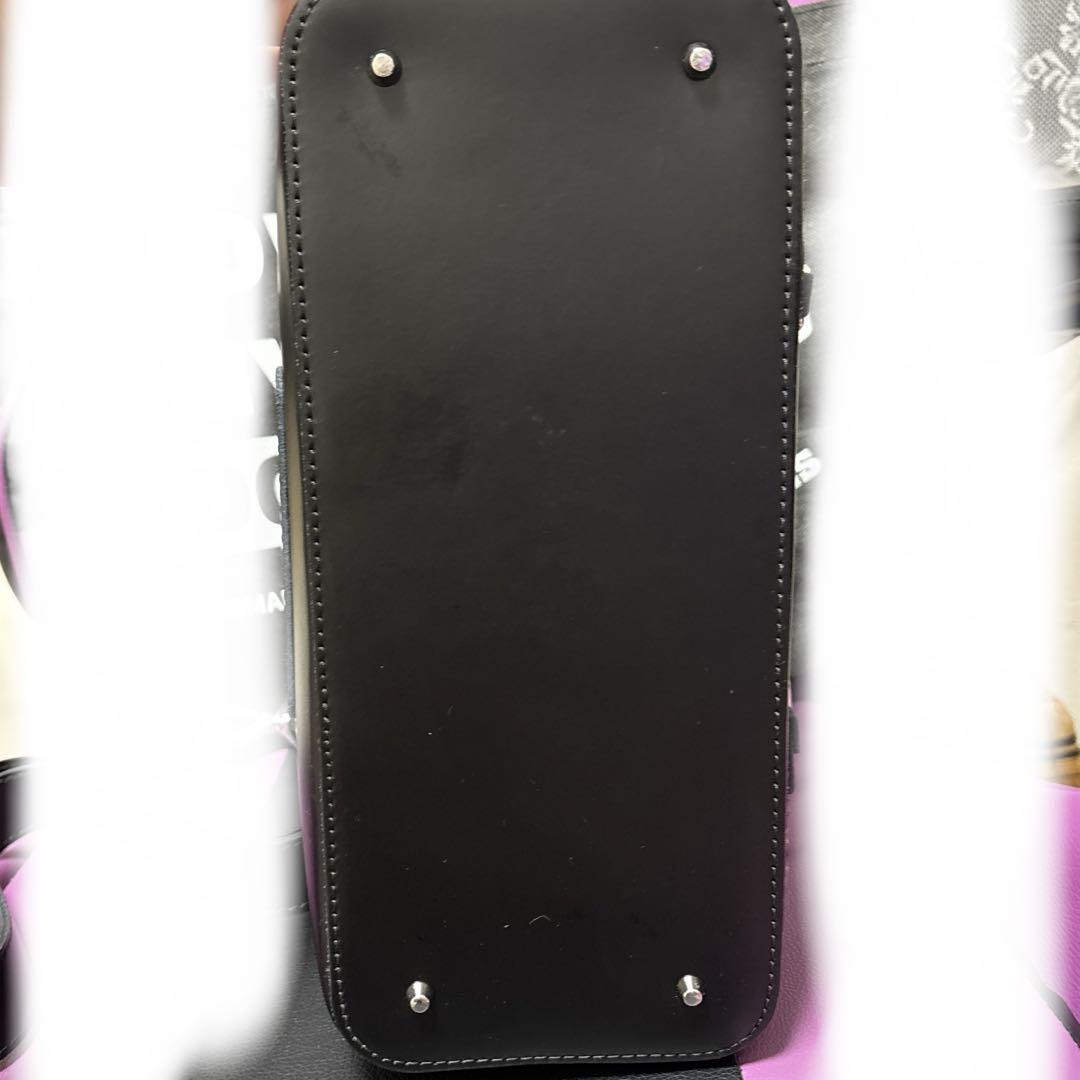 ドクターマーチン トップハンドルバッグ(BLACK+LIGHTTAN)