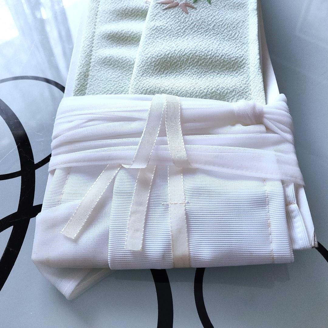 新品　長襦袢用　半衿　つけ襟　重ね衿　美容衿　花柄　刺繍　成人式　振袖　袴