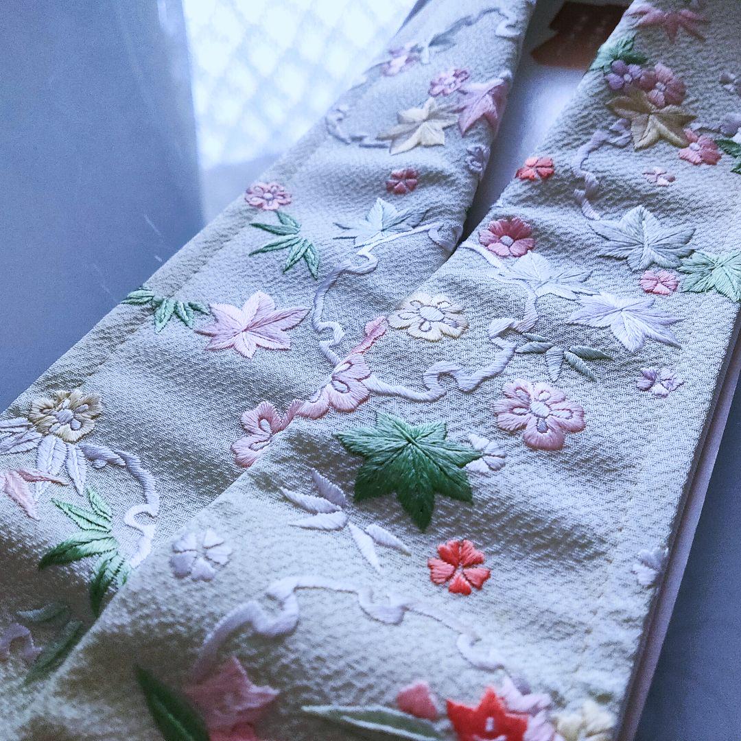 新品　長襦袢用　半衿　つけ襟　重ね衿　美容衿　花柄　刺繍　成人式　振袖　袴