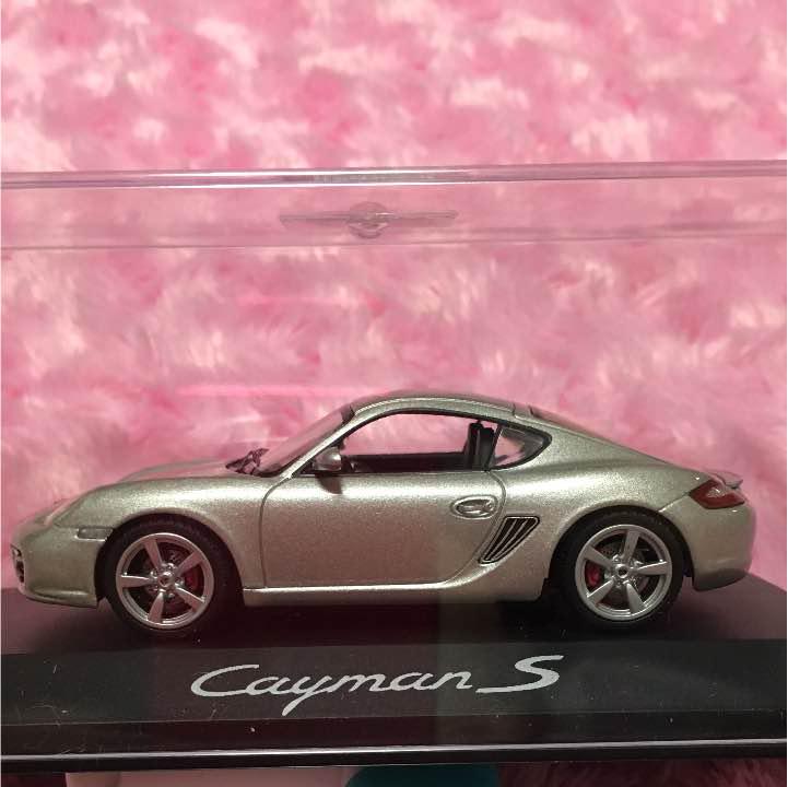 ポルシェカイエンS 1/43 新品です