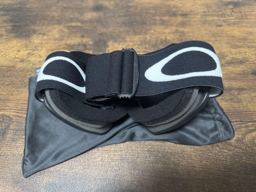 OAKLEY スノボーゴーグル 黒 ミラー レンズ