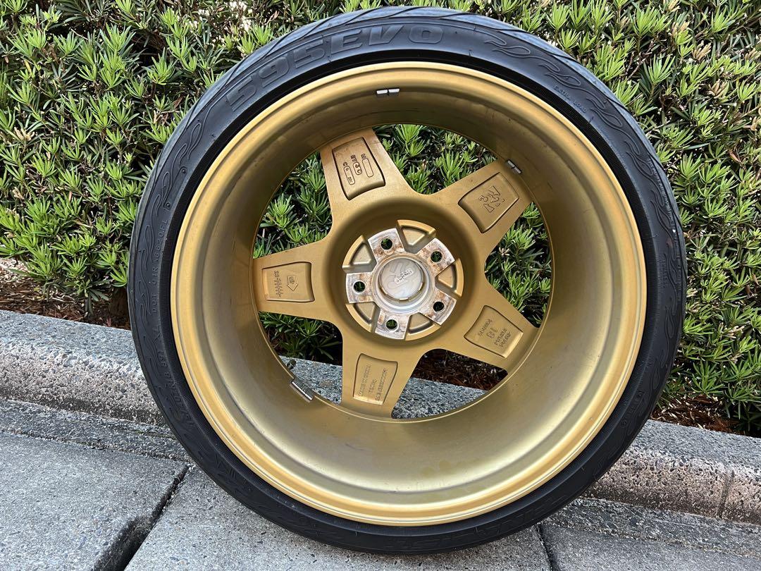 【愛知引き取り限定】fifteen52 tarmac gold