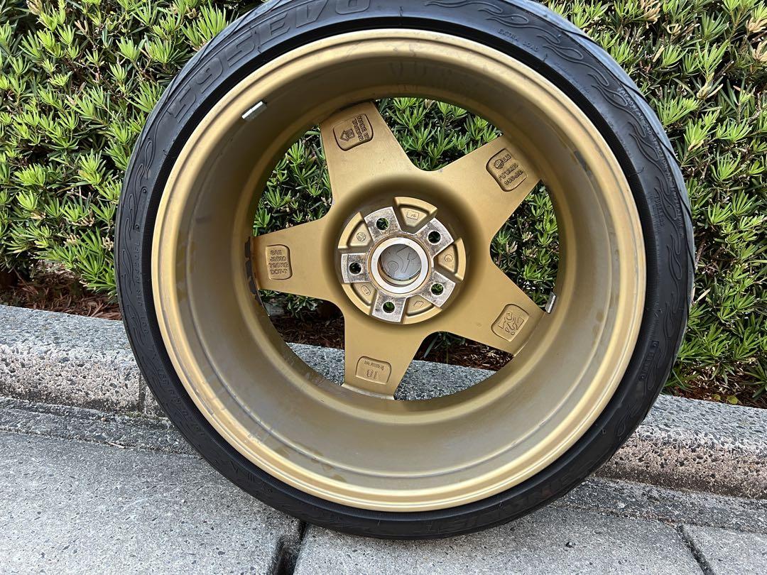 【愛知引き取り限定】fifteen52 tarmac gold