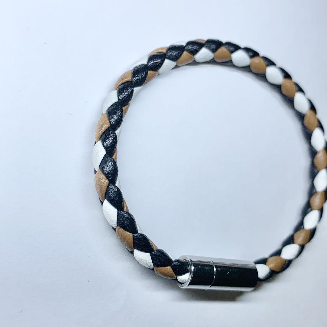 未使用級 BOSS ブレスレット レザー マルチカラー 編み込み 付属品