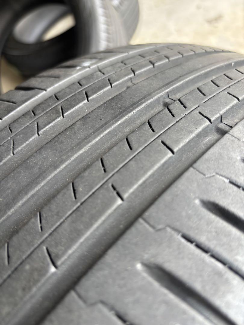 ダンロップ　新車装着タイヤ　215/50R18 バリ山　ヤリスクロス
