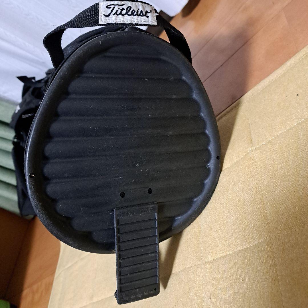タイトリストスタンド式キャディバッグ軽量。入り口9～9.5インチあります。