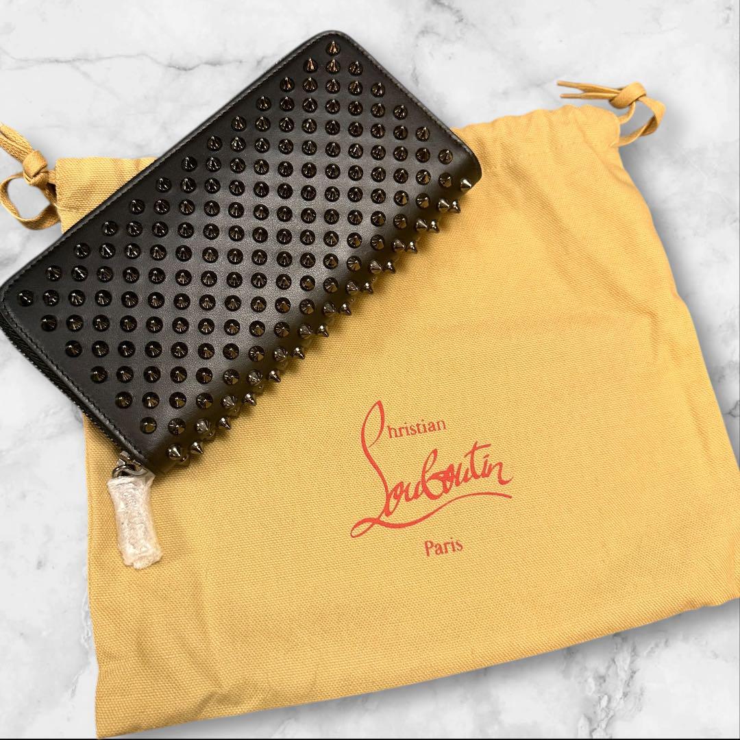 新品 正規 Christian Louboutin スタッズ 長財布 ブラック