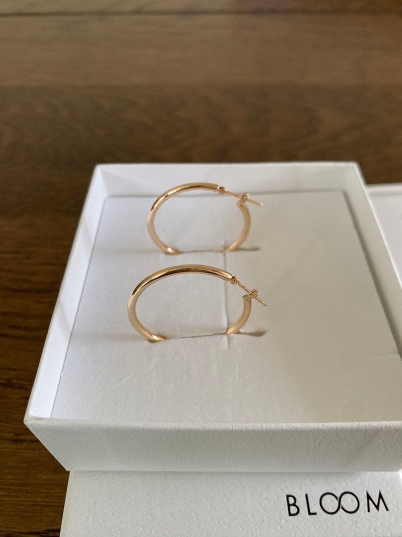 BLOOM 10k ゴールド フープピアス