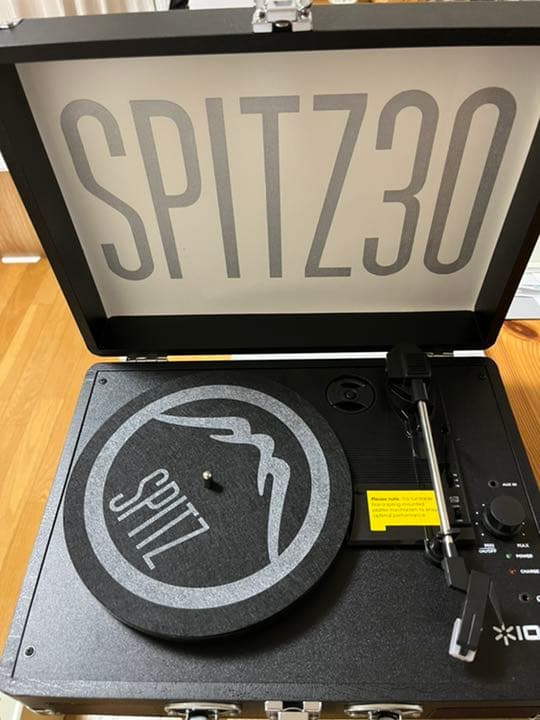 定番人気新作 スピッツ結成30周年ポータブルレコードプレーヤー ERTV5