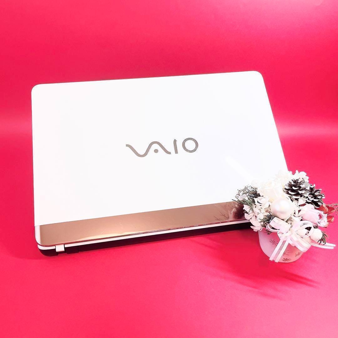 サクサク動く✨️薄型VAIOおしゃれゴールド×白ノートパソコン❣️カメラ付きSSD