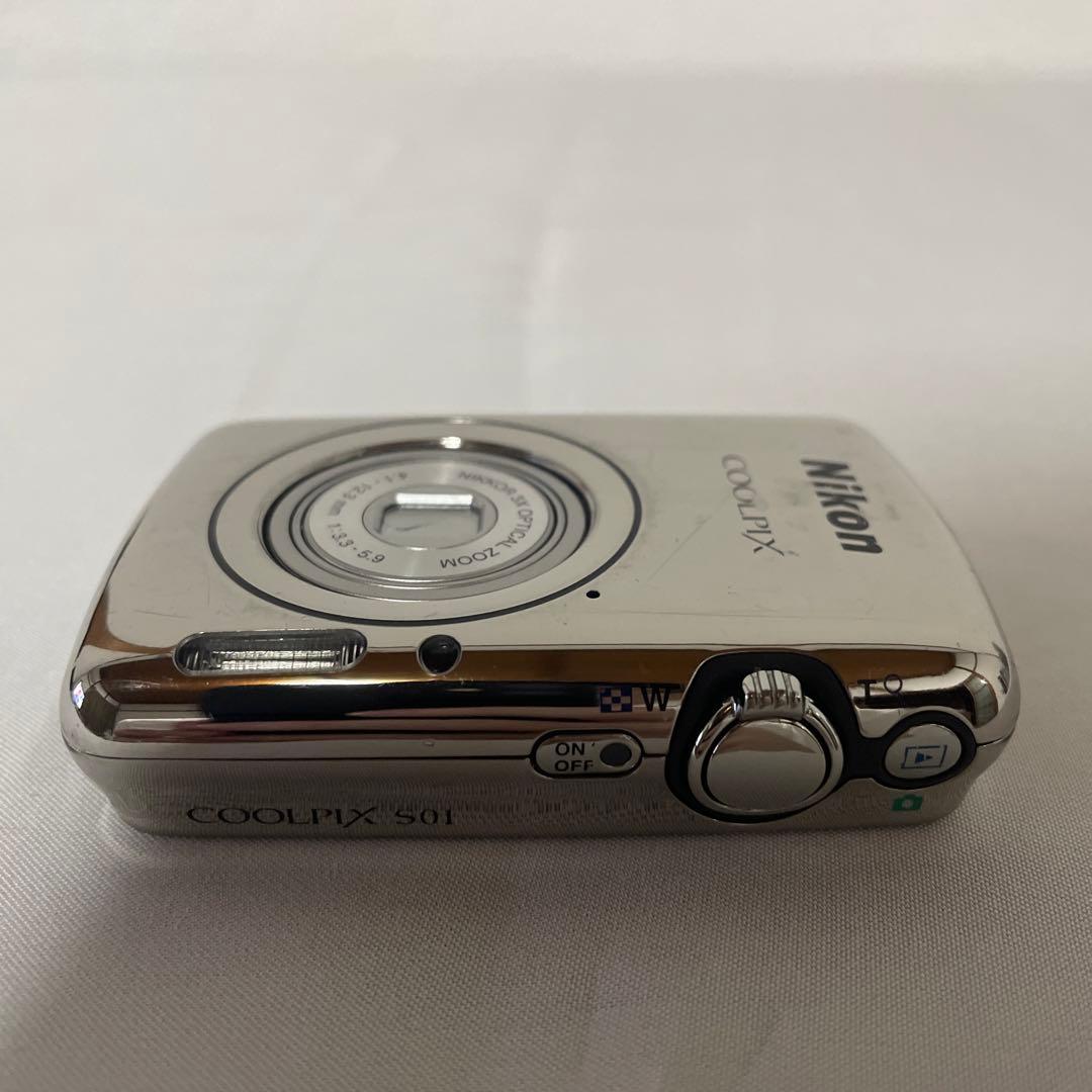元箱・ケース付き ニコン COOLPIX S01 シルバー 元箱・ケース付き ニコン COOLPIX S01 シルバー