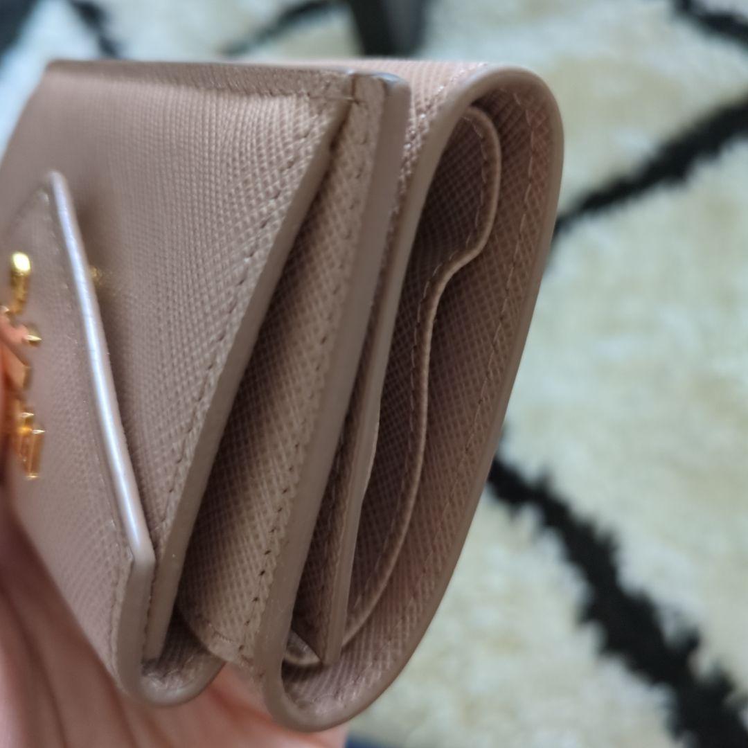 プラダ　三つ折り財布　サフィアーノ 美品 人気商品