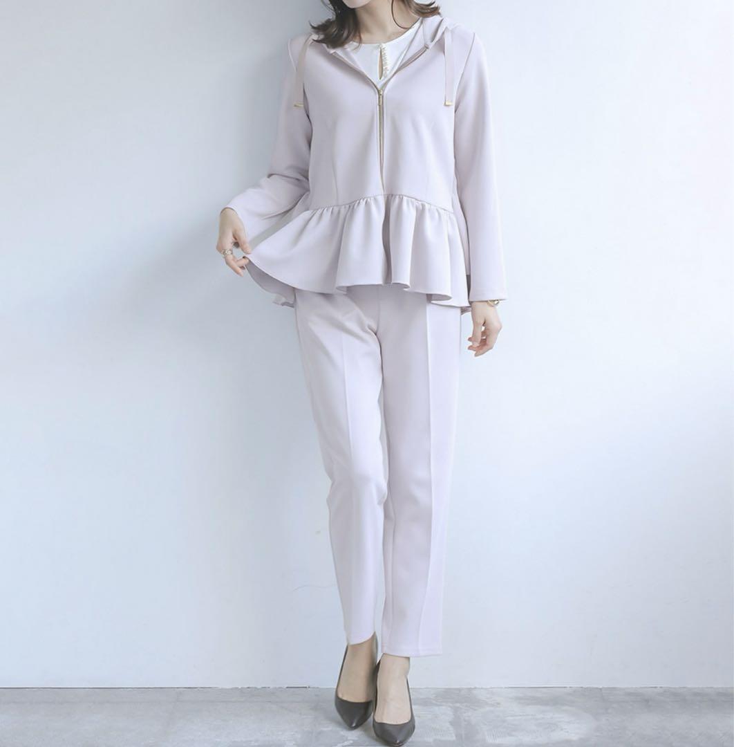 WHITE JOOLA ハイストレッチつやポンチ・ティアードフリルパーカー